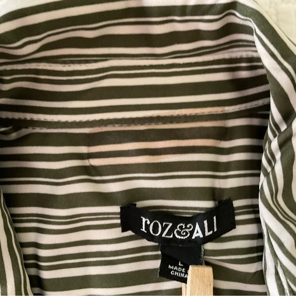 ROZ&ALI, GREEN AND WHITE STRIPED BLOUSE, SIZE L - Picture 8 of 9